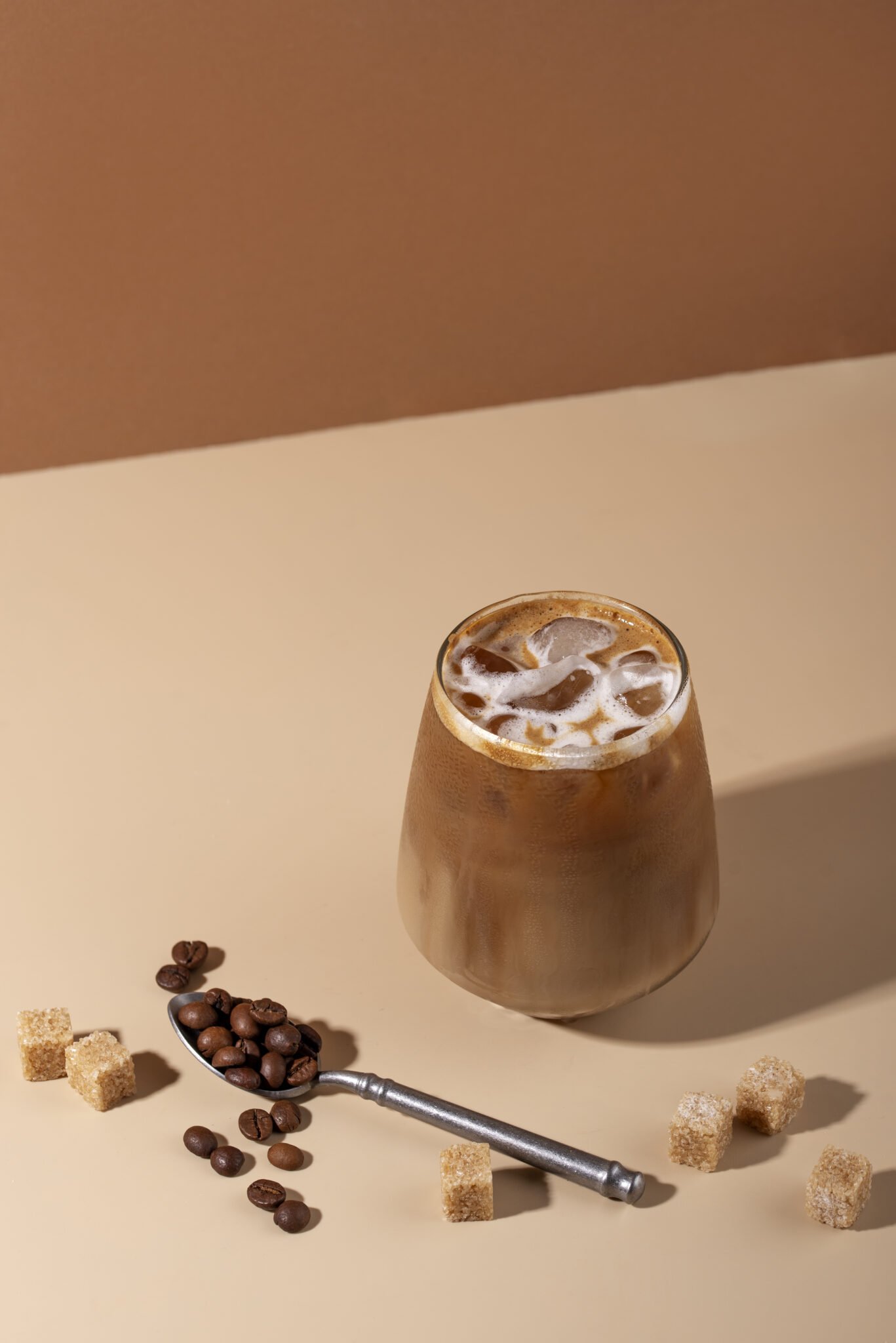 iced-coffee-sugar-cubes-top-view